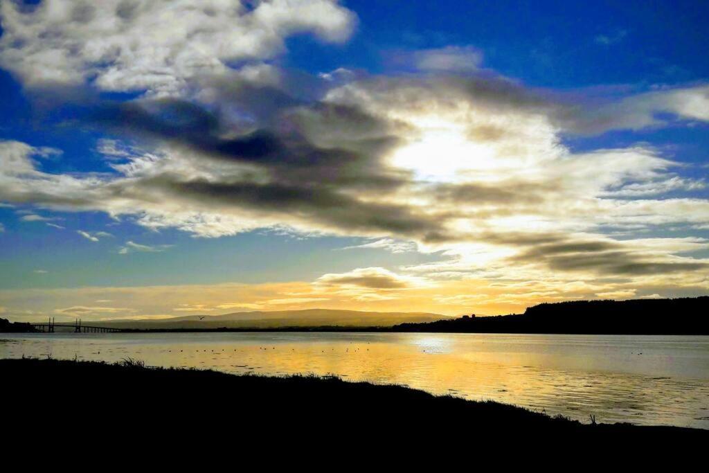 Spacious Sea View Home 5 Miles From Inverness North Kessock Eksteriør billede